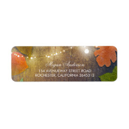 Rustikale Bartholz-Herbstlaube und Streichlichter
