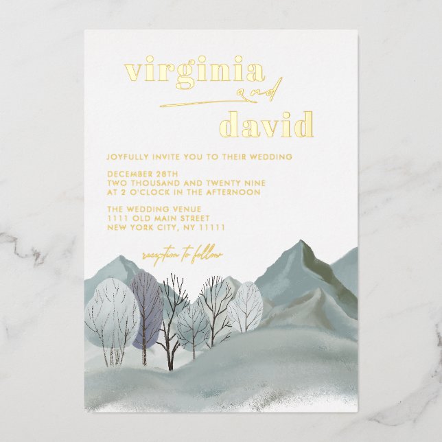 Rustikale Bergbauten Winter Wedding Folieneinladung (Vorderseite)