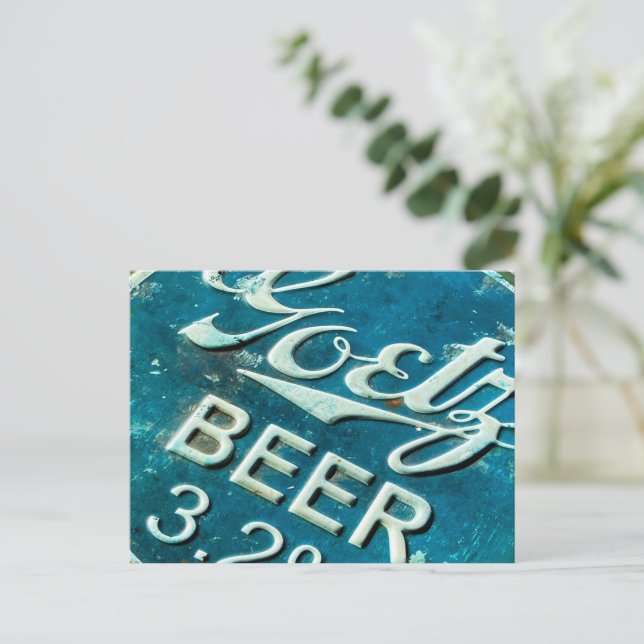 Rustikale Bierflasche Postkarte (Stehend Vorderseite)