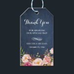 Rustikale Blume Blue Chalkboard Wedding Vielen Dan Geschenkanhänger<br><div class="desc">Rustikale Blume Blue Chalkboard Gastgeschenk Hochzeit Vielen Dank,  dass Sie Tag. (1) Für weitere Anpassungen klicken Sie bitte auf den Link "Weiter anpassen" und verwenden Sie unser Designwerkzeug,  um diese Vorlage zu ändern. (2) Wenn Sie Hilfe oder passende Artikel benötigen,  kontaktieren Sie mich bitte.</div>