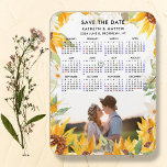 Rustikale Blumengrün Einfaches Foto Save the Date Magnet<br><div class="desc">Rustikale Blumengrün Einfaches 'Save the Date' Magnet mit einem schönen Foto aus dem Jahr 2024. Lass deiner Familie, Freunden und Kollegen, dass du mit diesem eleganten Magneten ein Set für deine Hochzeitsfeier hast. Um den goldenen Herz-Marker zu verschieben > klicken Sie auf blau "Personalisieren" > Nach unten scrollen > klicken...</div>