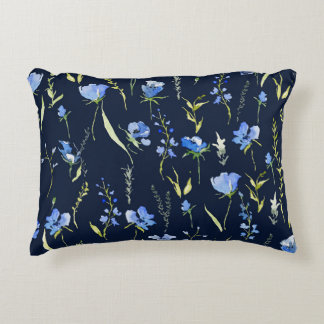 Rustikale Blüten: botanische Illustration. Dekokissen