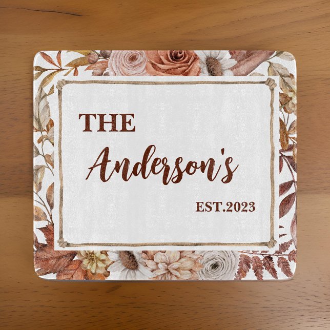 Rustikale Boho Floral Monogram Custom Schneidebrett (Von Creator hochgeladen)