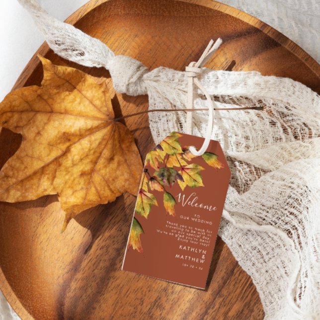 Rustikale braune Herbstblätter Hochzeit im Herbst  Geschenkanhänger (Von Creator hochgeladen)