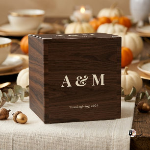 Rustikale braune Holzmaserung-Initialen Geschenkschachtel