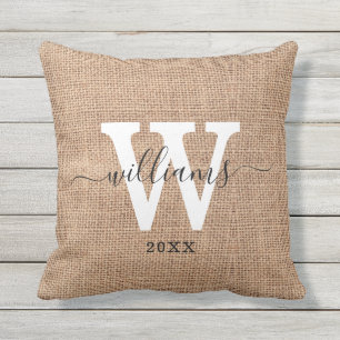 Rustikale Burlap-Skriptname Monogram-Familie Initi Kissen