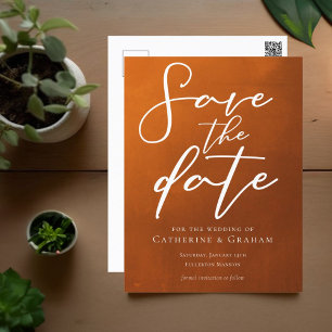 Rustikale Burnt Orange Typografie Save the Date fa Postkarte