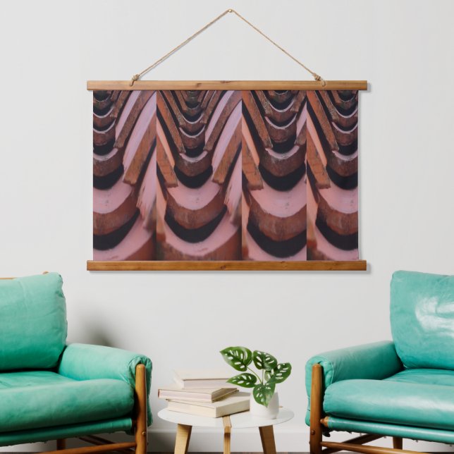Rustikale Dachziegel mit einzigartiger Perspektive Wandteppich Mit Holzrahmen (Wohnzimmer)