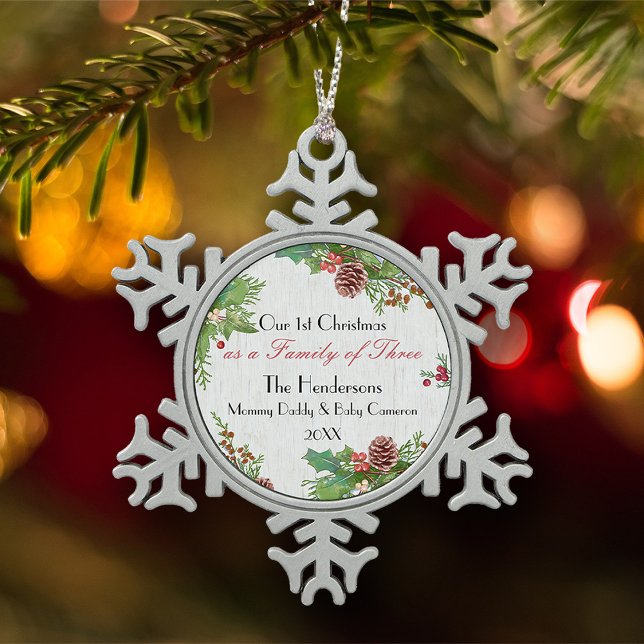 Rustikale Familie mit 3 neuen Baby 1. Weihnachten Keramik Kugel-Ornament (Von Creator hochgeladen)