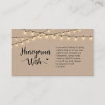 Rustikale Farm String Lights, Kraft, Honeymoon Wis Begleitkarte<br><div class="desc">Das ist der moderne Rustikale Bauernhof,  String Lights,  Brown Kraft Design,  White Script Minimalismus,  Schriftzeichen-Schriftart,  Wedding Enclosure Card. Sie können die Farben des Schriftartes ändern und Ihre Hochzeitsdetails in den entsprechenden Schriftart / Schrift hinzufügen. #TeeshaDerrick</div>