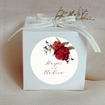 Rustikale Gastgeschenk Hochzeit der Marine Burgund Runder Aufkleber<br><div class="desc">Rustikales Blumenmotiv mit Aquarellbildern für die Blume von Marineinfelsen und Bordeaux mit Grünpflanzen.</div>