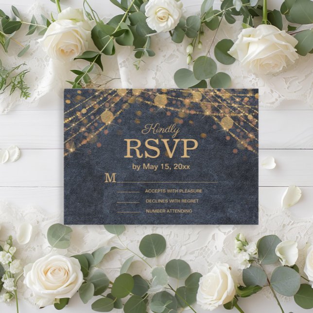 Rustikale Glam Navy Blue Gold Hochzeit RSVP Karte (Rustic glam navy blue gold string lights wedding RSVP card)
