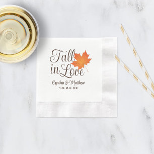 Rustikale Herbst-Hochzeit "Fall in Love" mit Ahorn Serviette