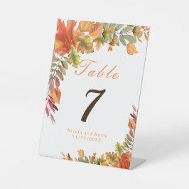 Rustikale Herbstlaub im Herbst Hochzeit Tischnumme Sockelschild