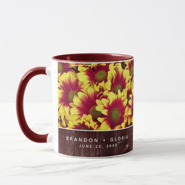 Rustikale Herbstsonnenblumen auf Zaunhochzeit Tasse (Links)