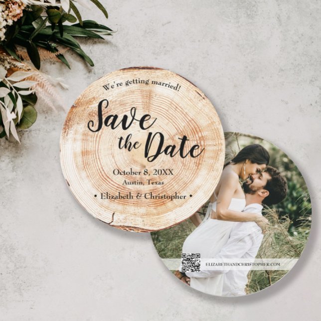 Rustikale Hochzeit Speichern Sie das Datum Foto Ho Einladung (Rustic wedding unique photo save the date card with QR code to website.)