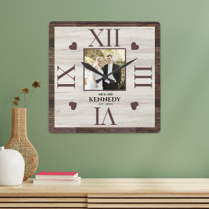 Rustikale Holz-Personalisierte Foto-Hochzeit-Jubil Quadratische Wanduhr