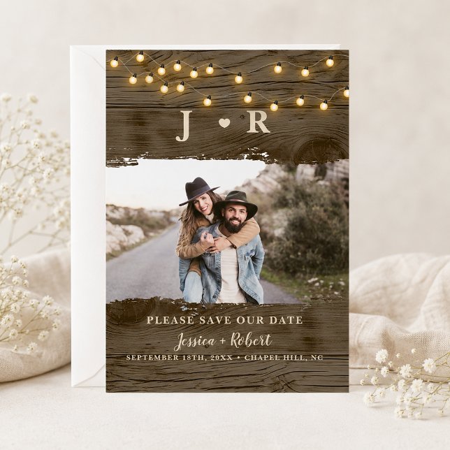 Rustikale Holz-String-Lichter Foto Save-the-Date-K Einladung (Rustic Save the Date Card)