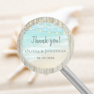 Rustikale Holz String Lights Beach Wedding Runder Aufkleber