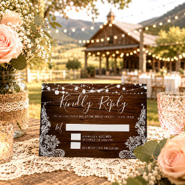 Rustikale Holz- und Lichterketten-Hochzeit RSVP Karte