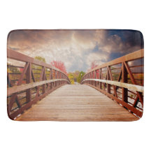 Rustikale Holzbrücke im Land