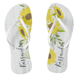 Rustikale hölzerne Sonnenblume-Blumen drehen Flip Flops