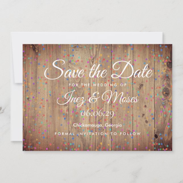 Rustikale Holzpanels Rainbow Confetti Save the Dat Date (Vorderseite)
