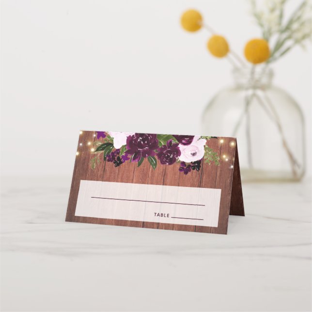 Rustikale Holzpflaume mit Blumenzwiebeln Hochzeit Platzkarte (Vorderseite)