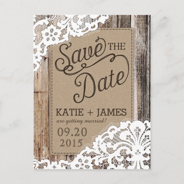 Rustikale Holzplanen und Spitzen Save the Date Ankündigungspostkarte (Vorderseite)