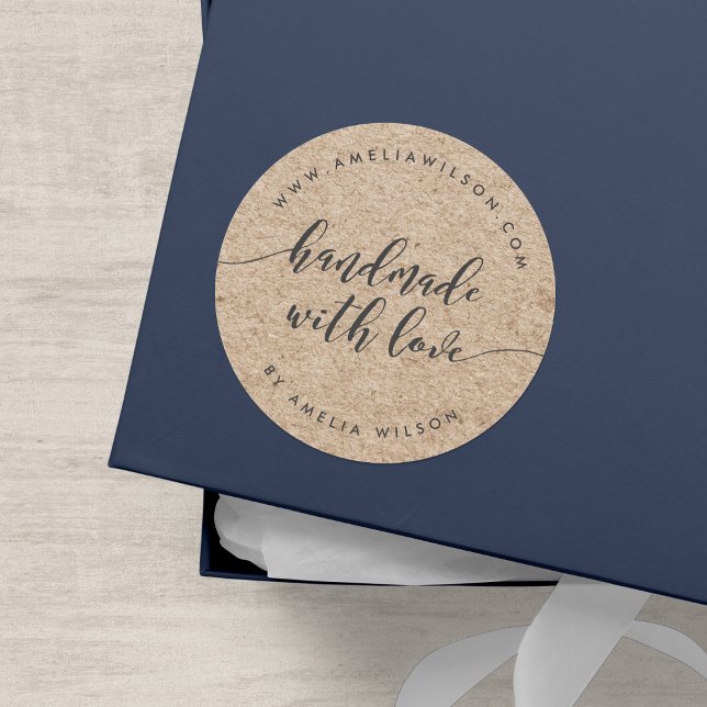 Rustikale Imitate Kraft Relax Script Handmade in L Runder Aufkleber (Von Creator hochgeladen)