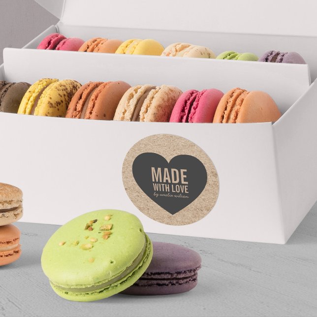 Rustikale Imitate Kraft und graues Herz aus Liebe Runder Aufkleber (Von Creator hochgeladen)