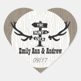 Rustikale Jagd ist über das Herz Save the Date Sie Runder Aufkleber