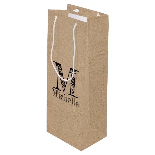 Rustikale Kraft-Papierschau-Monogramm Geschenktüte Für Weinflaschen (Vorderseite Schrägansicht)
