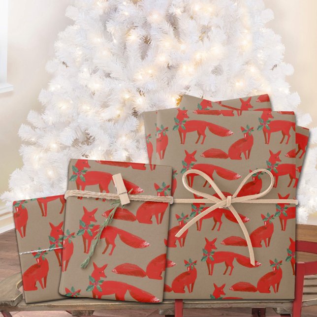 Rustikale Kraft-Rotfüchse an einem holzigen Datum Geschenkpapier Set (Rustic Kraft Red Foxes On A Holly Date Christmas Holiday Gift Wrapping Paper Sheets Trio)