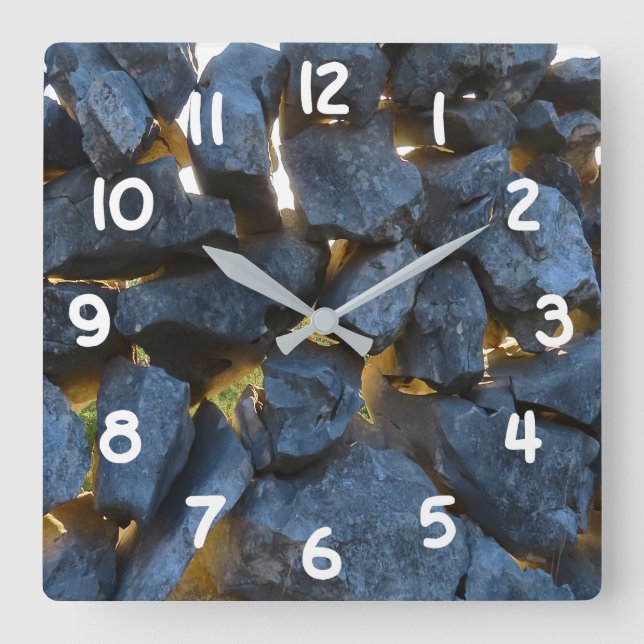 Rustikale kroatische Stone Wall Fotografie Quadratische Wanduhr (Vorderseite)