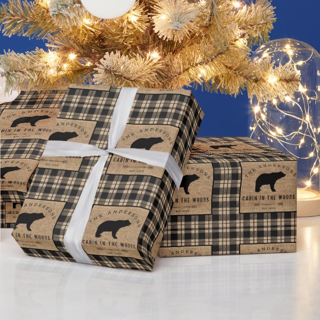 Rustikale Landfamilie Kabine im Wald Geschenkpapier (Feiertage)