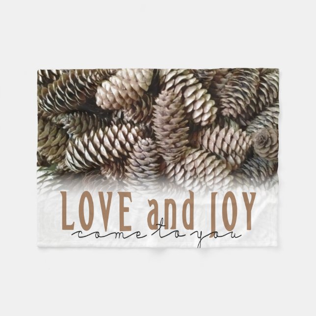 Rustikale Liebe und Joy Pine Cone Fleecedecke (Vorderseite (Horizontal))