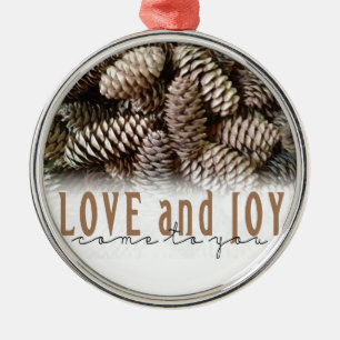 Rustikale Liebe und Joy Pine Cone Silbernes Ornament