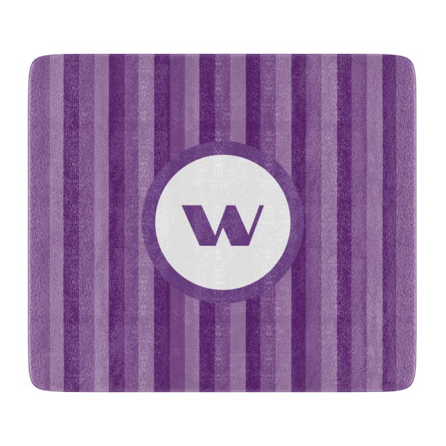 Rustikale Lila Monogramm und Streifen Schneidebrett (Vorderseite)