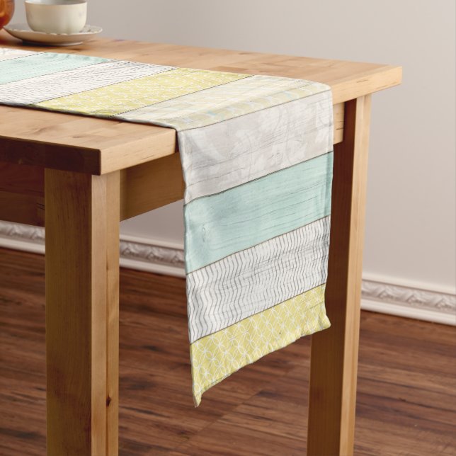 Rustikale Minze & Yellow Boho Geometric Moderne Hü Kurzer Tischläufer (Beispiel)