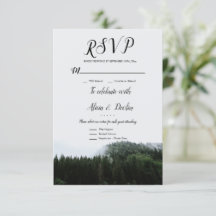 Rustikale Misty Foggy Pine Trees Rain Forest UAwg
