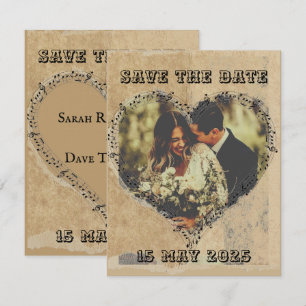 Rustikale Retro-Schrift mit Noten-Herzrahmen Save The Date