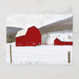 Rustikale Rot-Holzstämme in einer schneesicheren W Postkarte