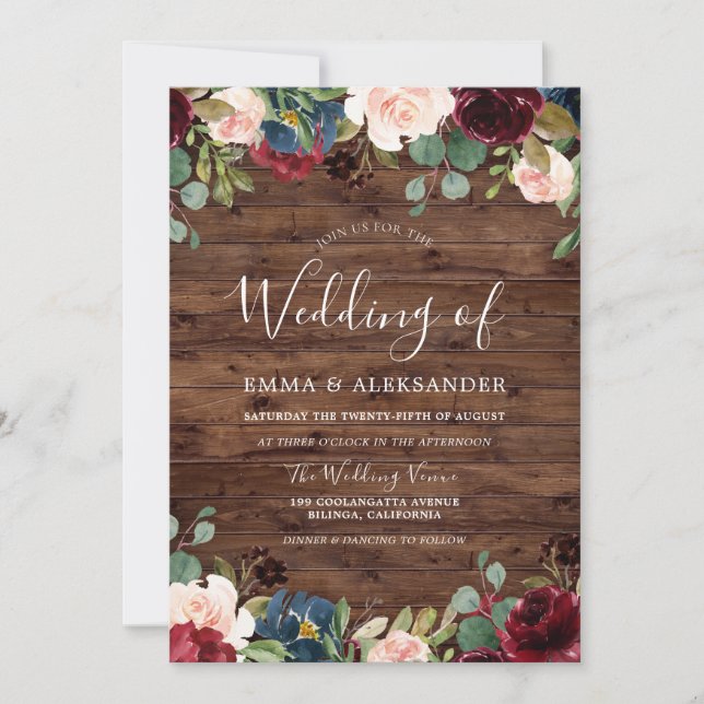 Rustikale Rote Flora Wood Burgundy Hochzeit Einlad Einladung (Vorderseite)