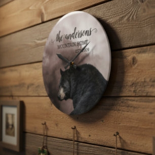 Rustikale Schwarzbär-Waldhüttendekoration Monogram Große Wanduhr
