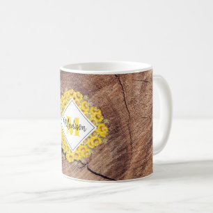Rustikale Sonnenblumen und Holztextur Monogramm Kaffeetasse