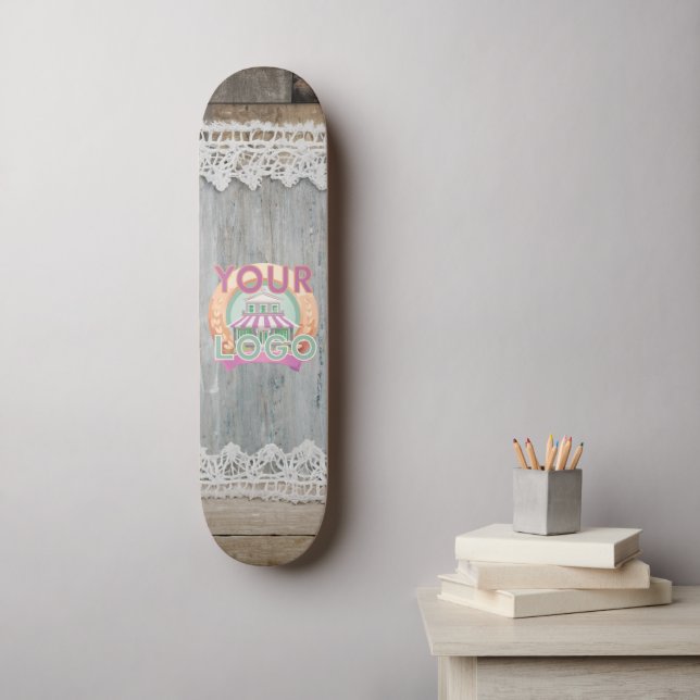 Rustikale Spitzen- und Holzboho-Boutique-Bauern Ma Skateboard (Wandkunst)