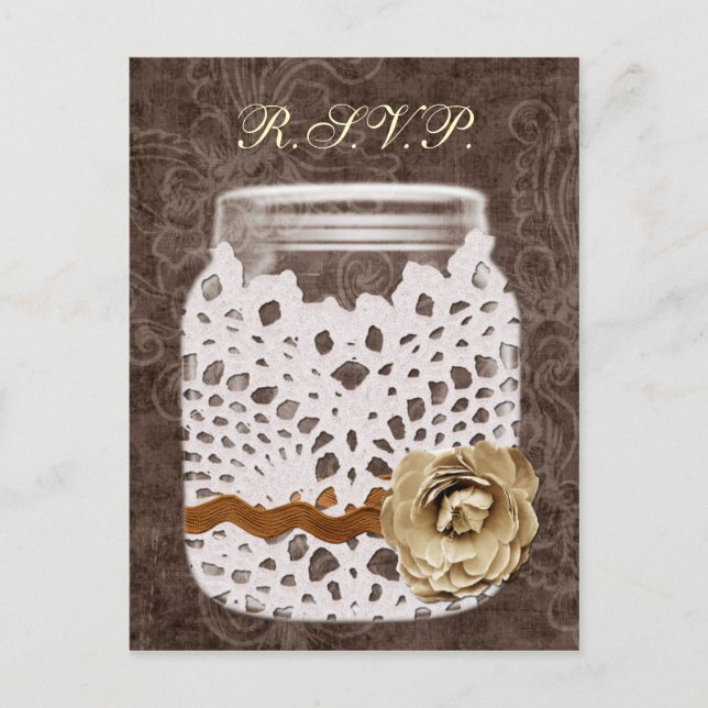 Rustikale Spitzen wrapped Mason Jar Wedding Einladungspostkarte (Vorderseite)