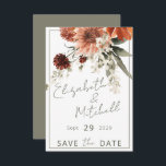 Rustikale Terracotta Rost Blume Hochzeit Save The Date<br><div class="desc">Dieses moderne und dennoch rustikale Save the Date Kartendesign besticht durch einen hohen Strauß aus Pfirsichrot, Rost, Terrakotta, braunen und weißen Blume. Der Hintergrund ist weiß mit einem schlüpfen, grünen Rahmen, der Hintergrund ist ein weiches Salbei grün. Dieses Design ist Teil der Rustic Terracotta Rust Blume Hochzeitssuite der Karten erstellt...</div>