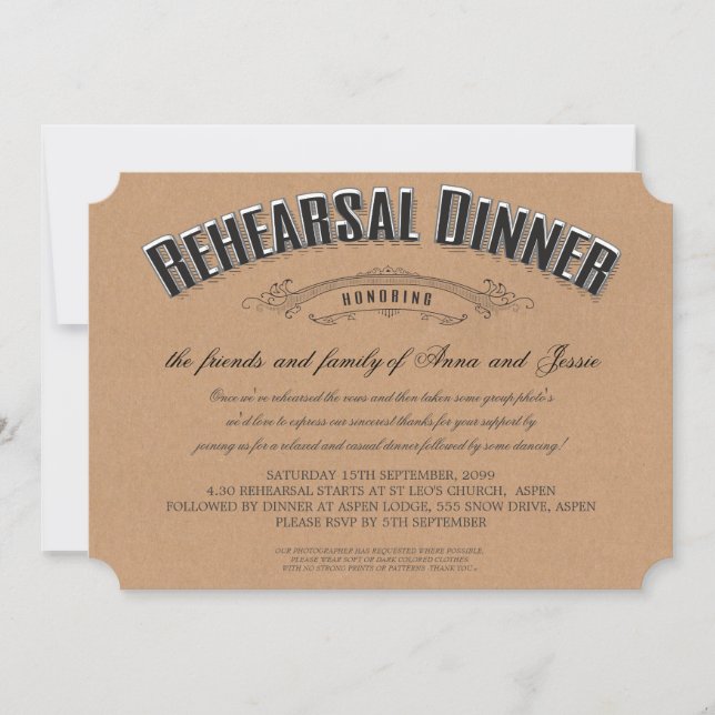 Rustikale Typografie zum Hochzeitsessen der Probe  Einladung (Vorderseite)